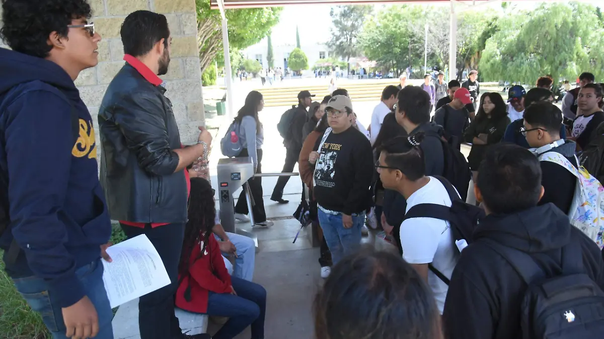 Estudiantes del ITESI exigen a autoridades académicas mejoras en matrícula, infraestructura, seguridad y educación (2)